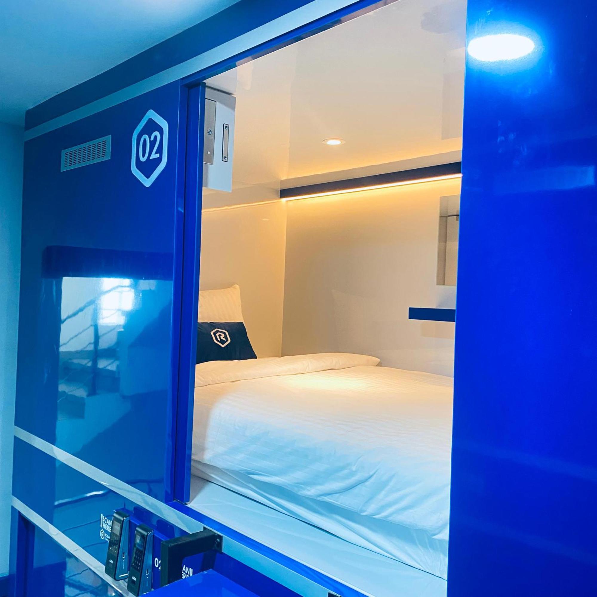 Rosalyne Sleepbox Malioboro 3 Hotel Yogyakarta Eksteriør billede