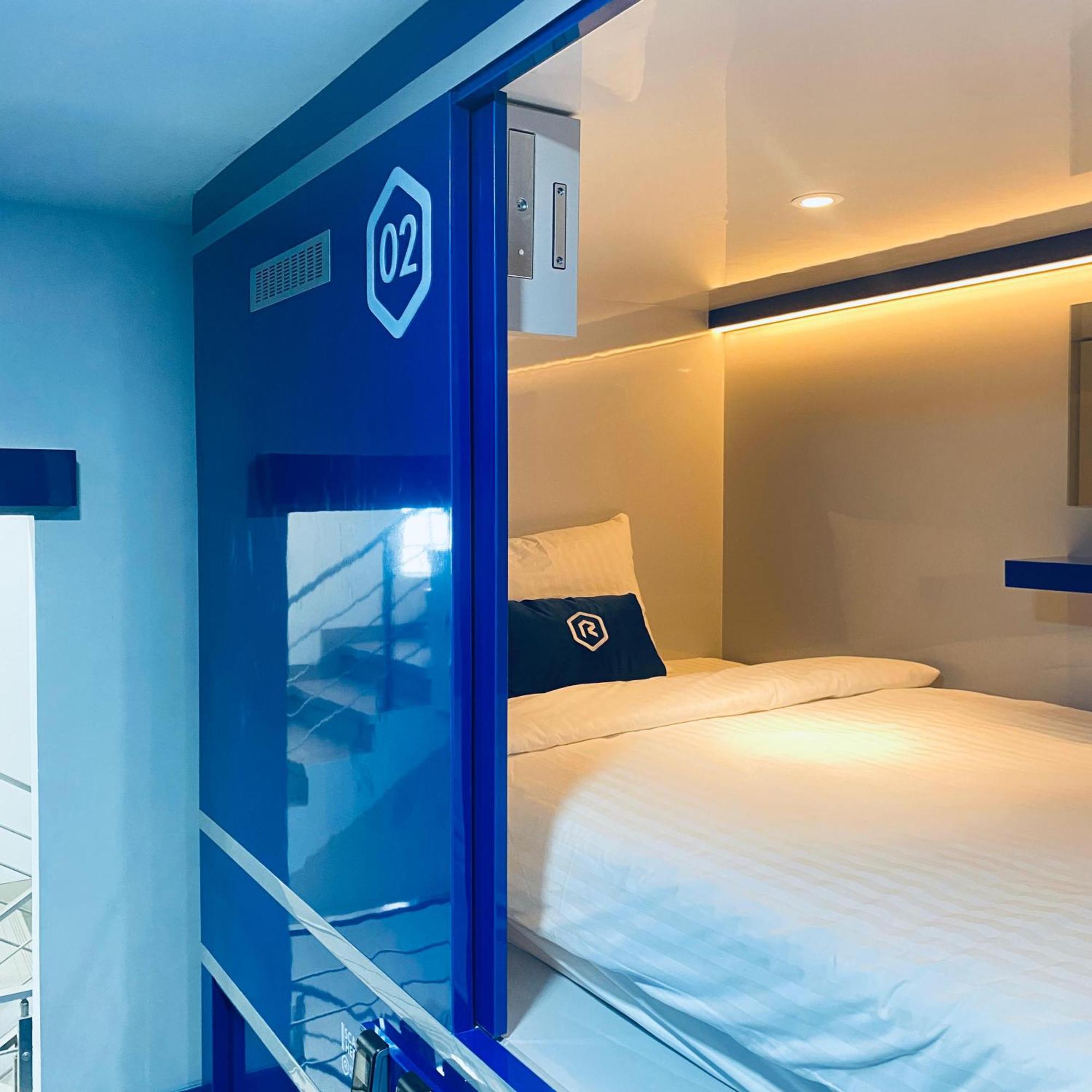 Rosalyne Sleepbox Malioboro 3 Hotel Yogyakarta Eksteriør billede