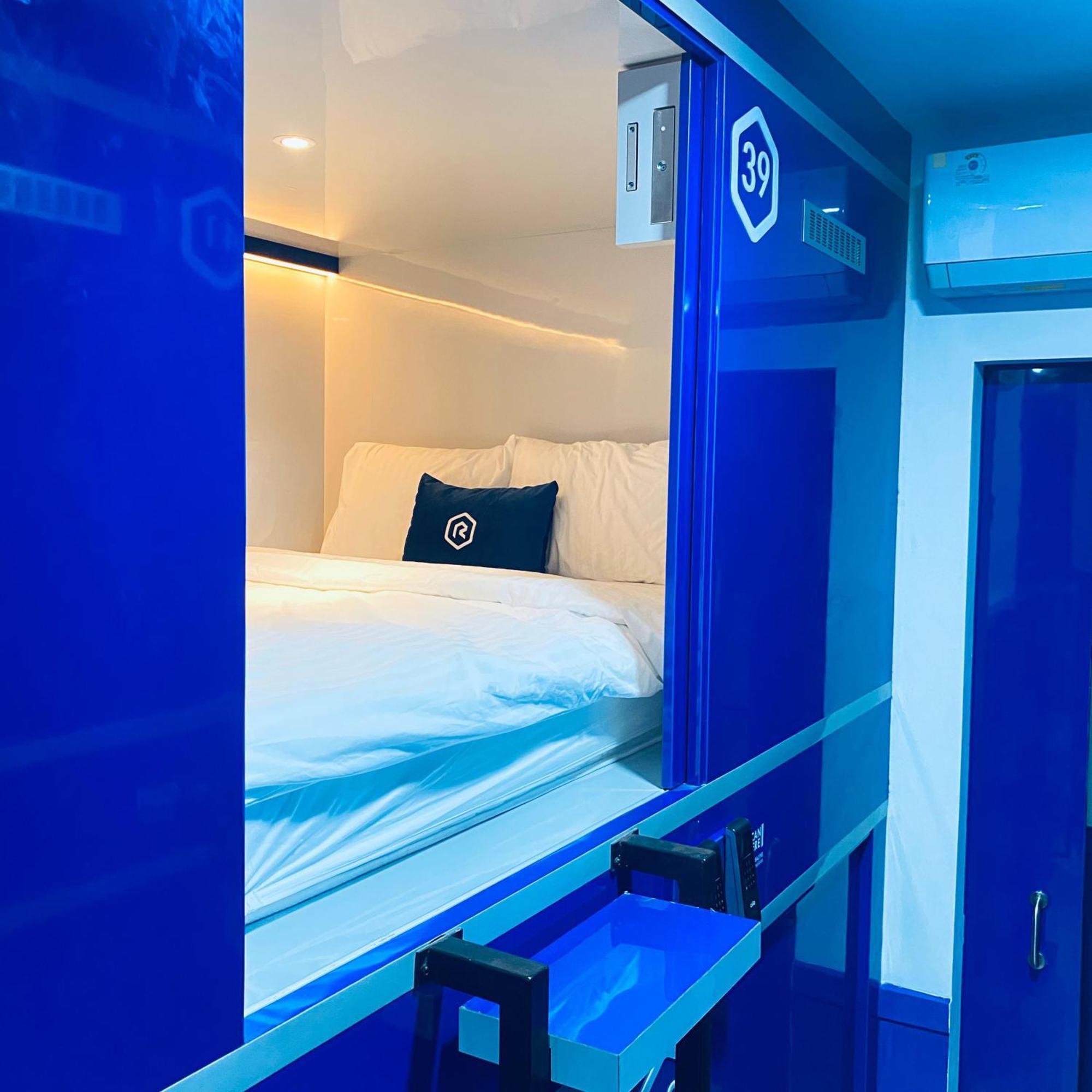 Rosalyne Sleepbox Malioboro 3 Hotel Yogyakarta Eksteriør billede
